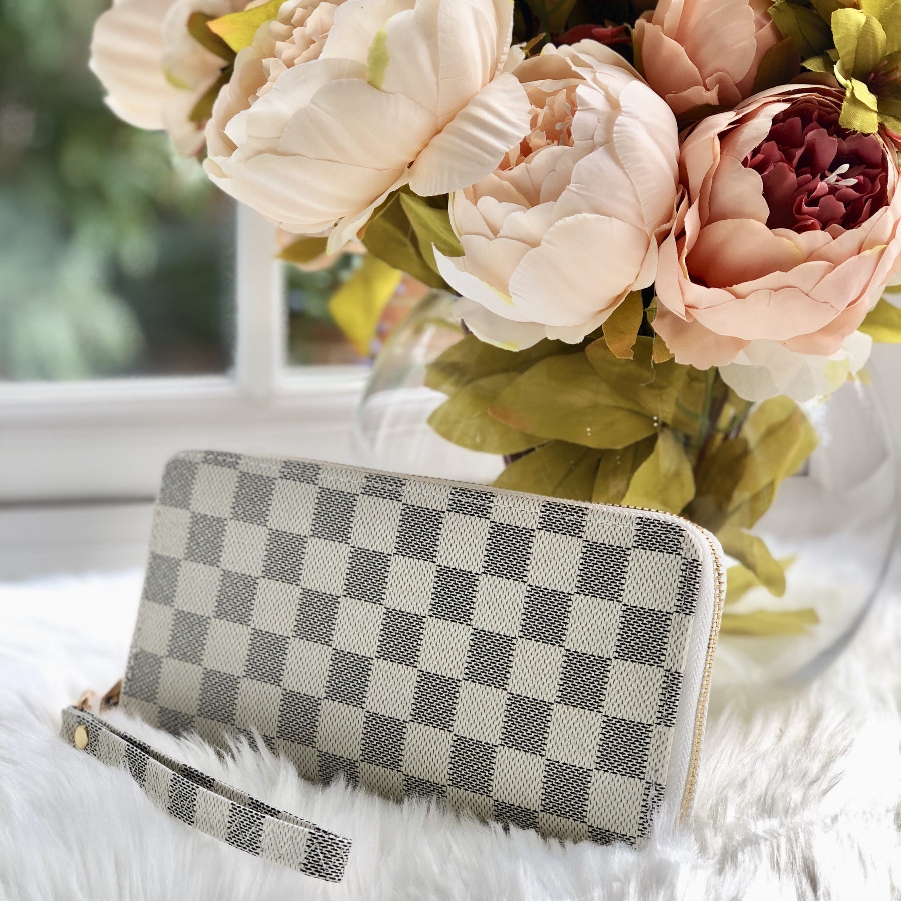 Amina Brown Checkered Faux Leather Zip Around Purse – Luxe Volition